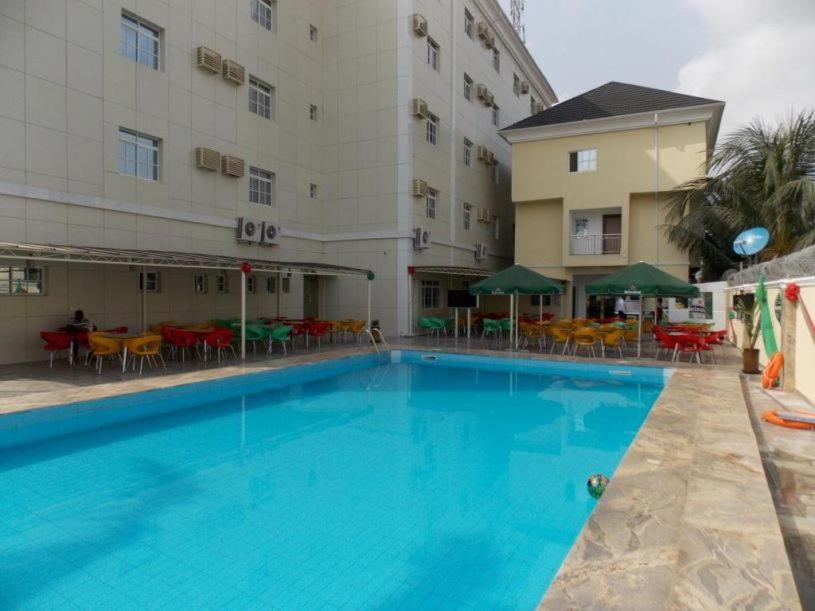 Immaculate Royal Int'L Hotel Owerri Exteriör bild