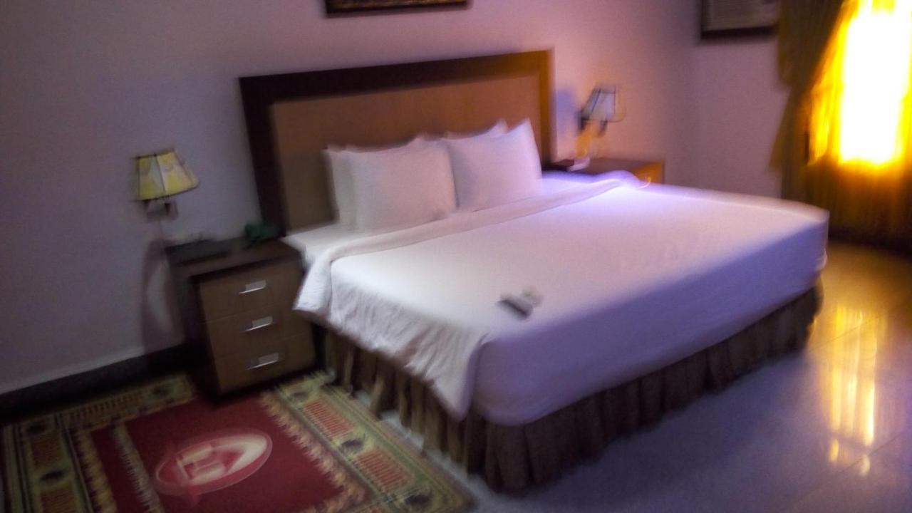Immaculate Royal Int'L Hotel Owerri Exteriör bild