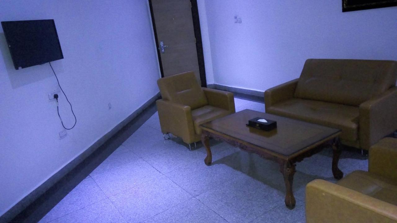 Immaculate Royal Int'L Hotel Owerri Exteriör bild
